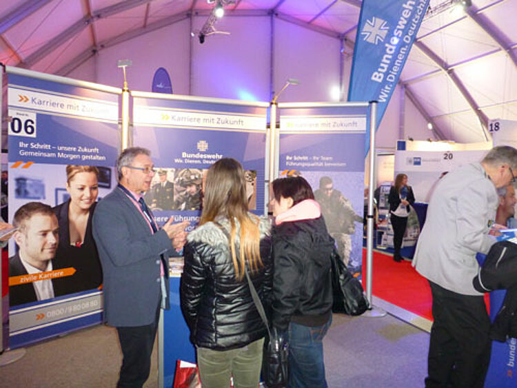 Teilnehmer des EBW besuchten Jobmesse Nürnberg Teilnehmer des EBW besuchten Jobmesse Nürnberg