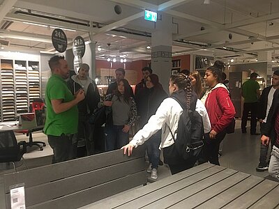 Betriebsbesichtigung bei MÖMAX Betriebsbesichtigung bei MÖMAX -1
