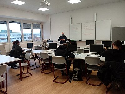 Werkstattschule gestartet Werkstattschule gestartet