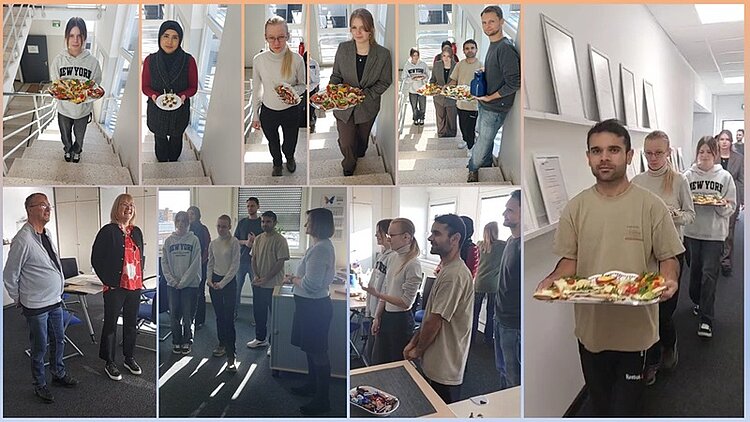 Gruppenaufnahme aus der Teilnehmenden der Werkstattschule des Euro Bildungswerkes Nürnberg: Mehrere Teilnehmende stehen in hellen Fluren und einem Seminarraum und präsentieren auf großen Servierplatten abwechslungsreiche Köstlichkeiten, die sie im Rahmen des Projektes Besucherbewirtung selbst zubereitet haben. Zu sehen sind junge Erwachsene verschiedener Herkunft, die freundlich in die Kamera blicken und appetitvolle Häppchen, belegte Brote, Obstspieße und kleine Snacks tragen. In weiteren Bildabschnitten unterhalten sich die Teilnehmenden mit Lehrkräften, bereiten sich auf die Bewirtung vor oder gehen gemeinsam durch den Flur. Die Szene vermittelt Gemeinschaft, praktische Berufsorientierung und ein lernorientiertes, wertschätzendes Umfeld.