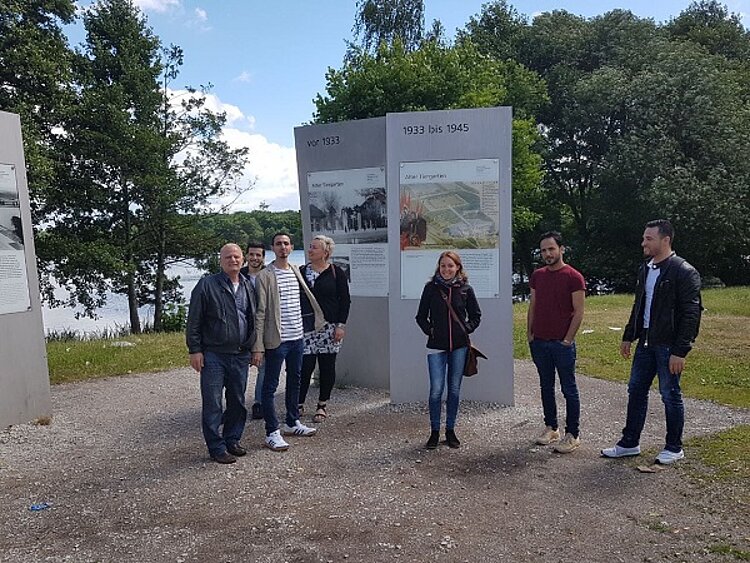 Besuch des Dokumentationszentrums in Nürnberg Besuch des Dokumentationszentrums in Nürnberg