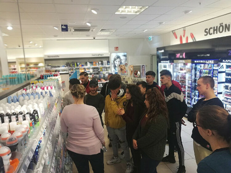 Exklusiver Blick hinter die Kulissen von Rossmann Exklusiver Blick hinter die Kulissen von Rossmann