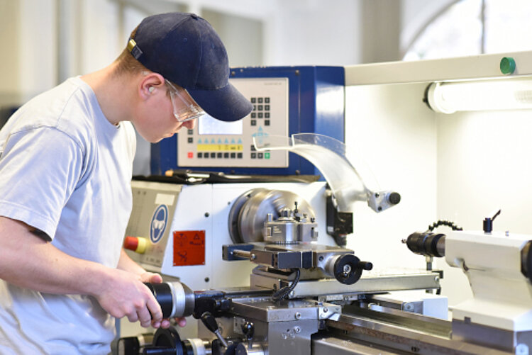 Digitales Arbeiten oder technisch-gewerblicher Unterricht in Zeiten einer Pandemie