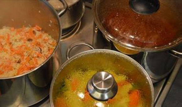 Essen verbindet – Besuch in Nürnbergs "Refukitchen" Essen verbindet – Besuch in Nürnbergs "Refukitchen"-1