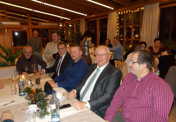 Gemeinsame Weihnachtsfeier des EBW und ZAW Gemeinsame Weihnachtsfeier des EBW und ZAW-3