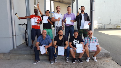 Wir gratulieren den beiden Abschlussklassen! Wir gratulieren den beiden Abschlussklassen!-2