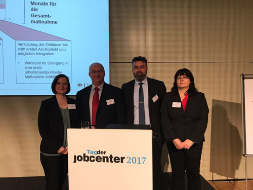 Teilnahme des EBW am Tag der Jobcenter im bcc Berlin Teilnahme des EBW am Tag der Jobcenter im bcc Berlin-1